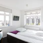 Borre Knob Fjordhotel 住宿加早餐酒店 尤尔斯明讷