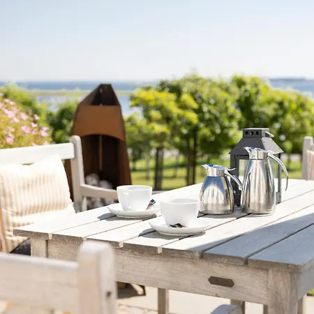 Borre Knob Fjordhotel 3* 尤尔斯明讷